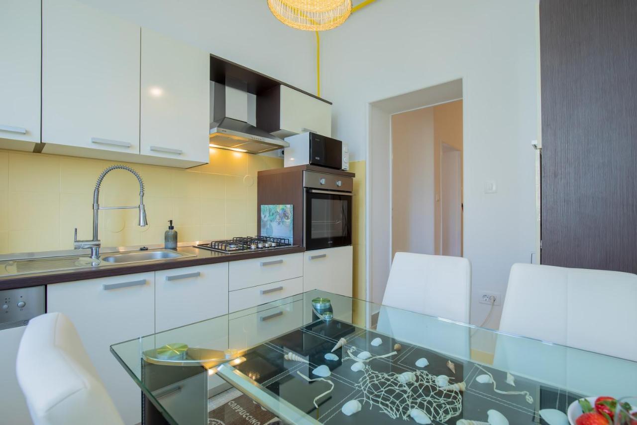 Amphitheater Apartment Pula Exterior foto